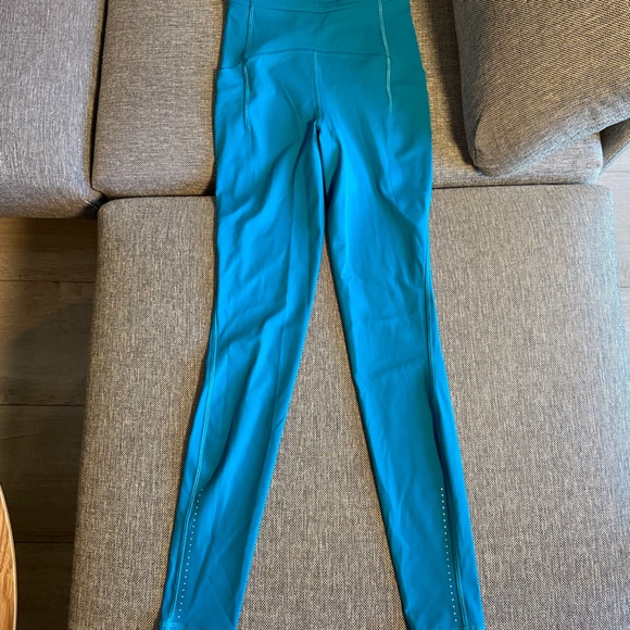 Lululemon Swift Speed Size 2 - Picture 1 of 6